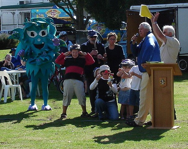 07042101.JPG (154065 bytes)