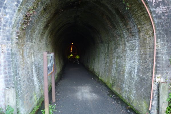 P1000578.jpg (80173 bytes)