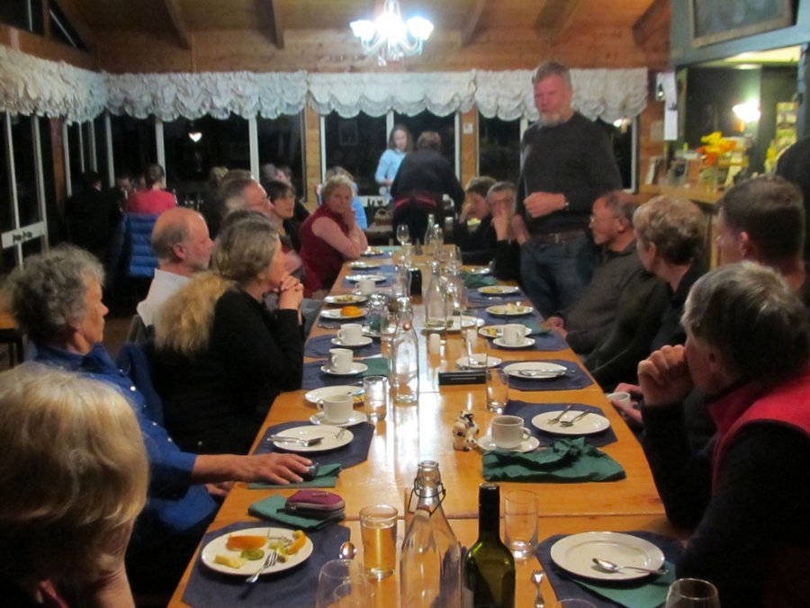 Dinner4-001.jpg (120147 bytes)
