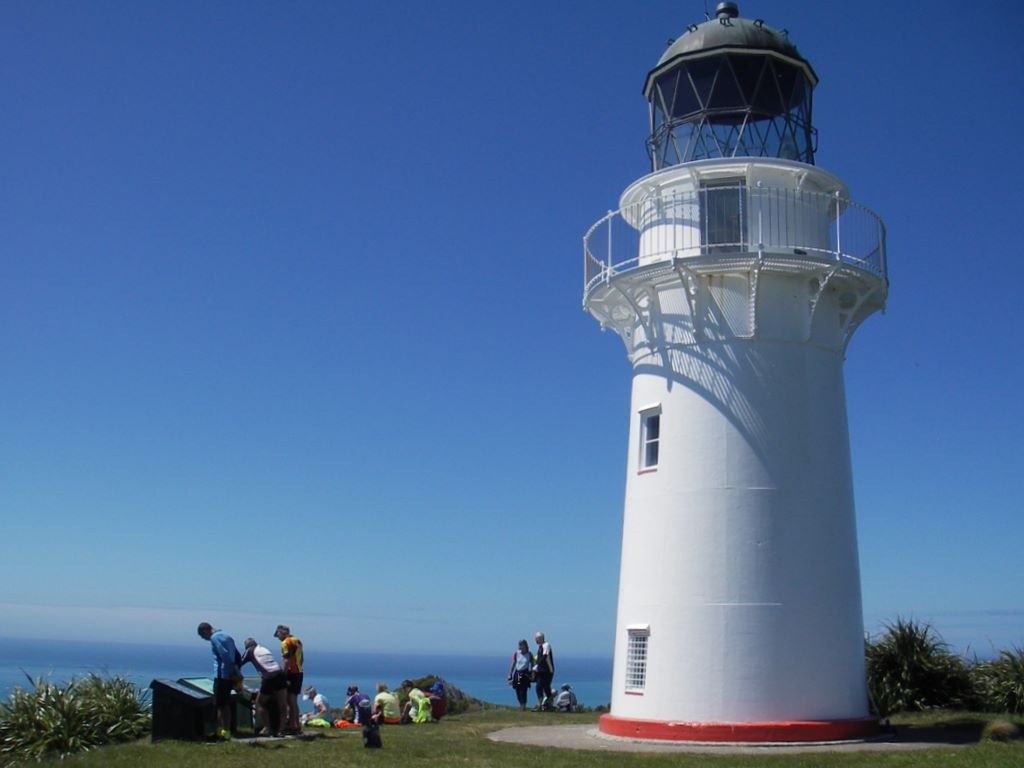 eastcapelight.JPG (63076 bytes)