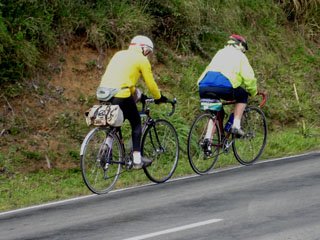 003climb.JPG (29501 bytes)