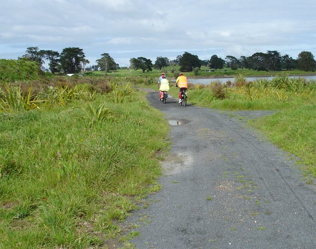 043amburytrack.JPG (370474 bytes)