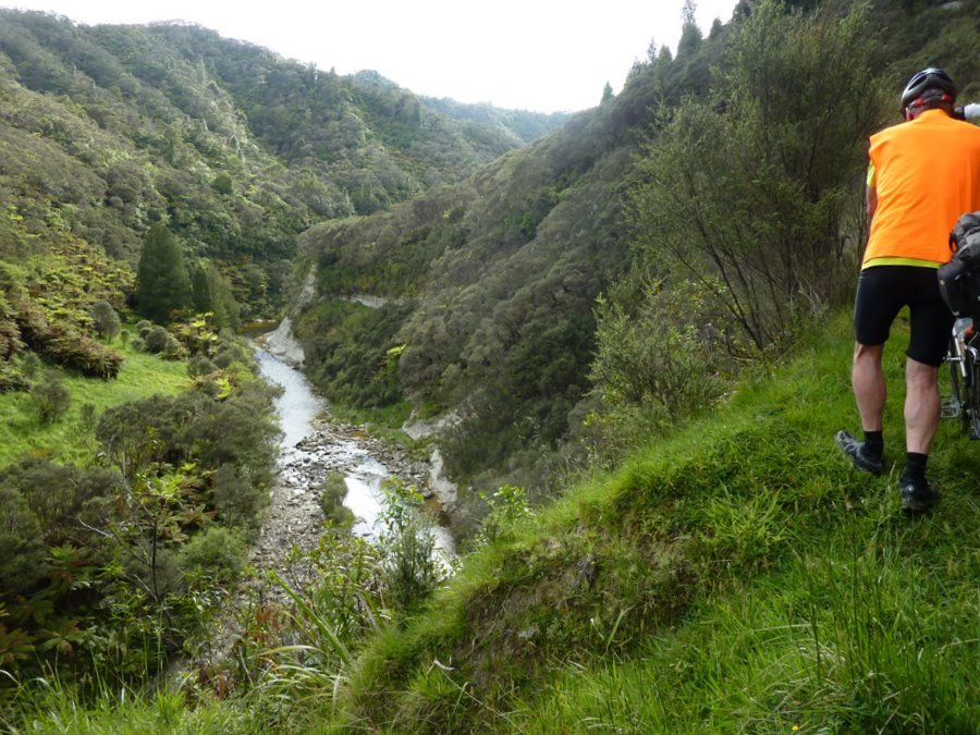 Taranaki Tour Nov-12.jpg (184802 bytes)
