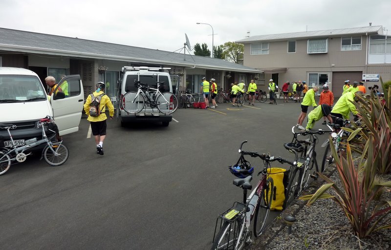Taranaki Tour Nov-12.jpg (109810 bytes)