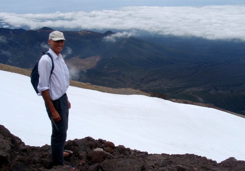 High on Egmont-1.jpg (66037 bytes)