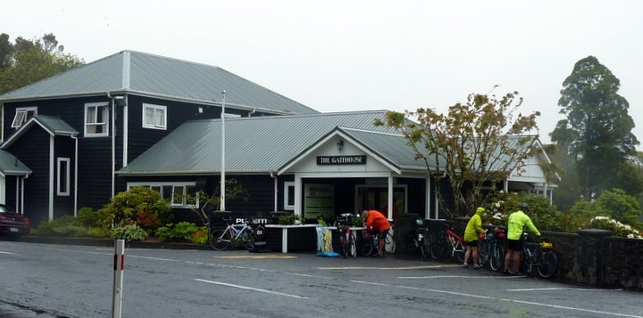 Taranaki Tour Nov-13.jpg (70374 bytes)